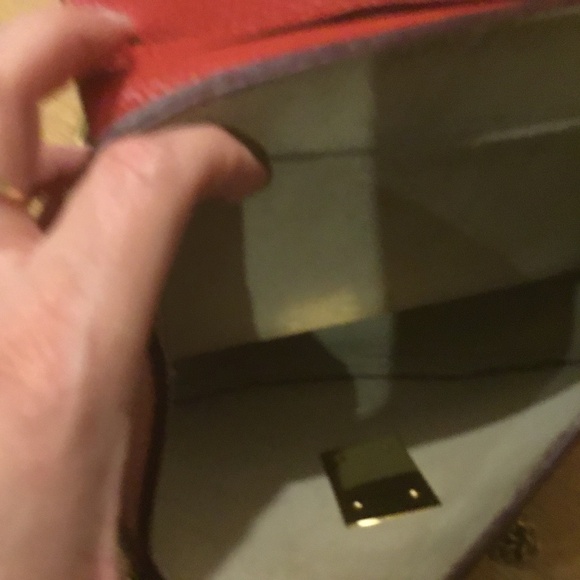 ♦️Beautiful Chloe Soft Pebble Leather Red turnlock flap handbag - Picture 3 of 3